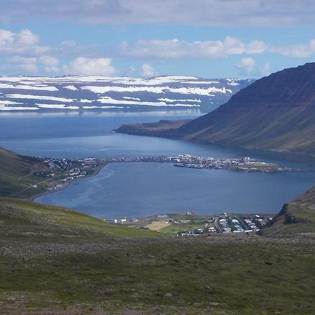 Litla Guesthouse Isafjordur ภายนอก รูปภาพ