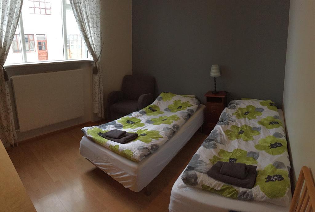 Litla Guesthouse Isafjordur ภายนอก รูปภาพ